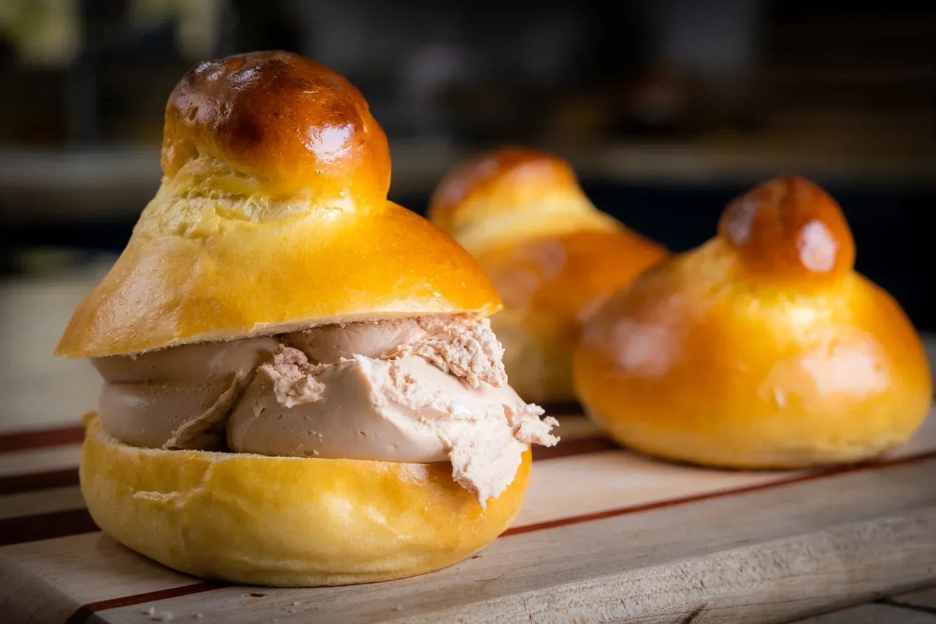 Gelato con Brioche | Italian Gelato Brioche Bun Recipe
